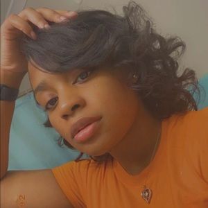 Meet your Posher, Briana